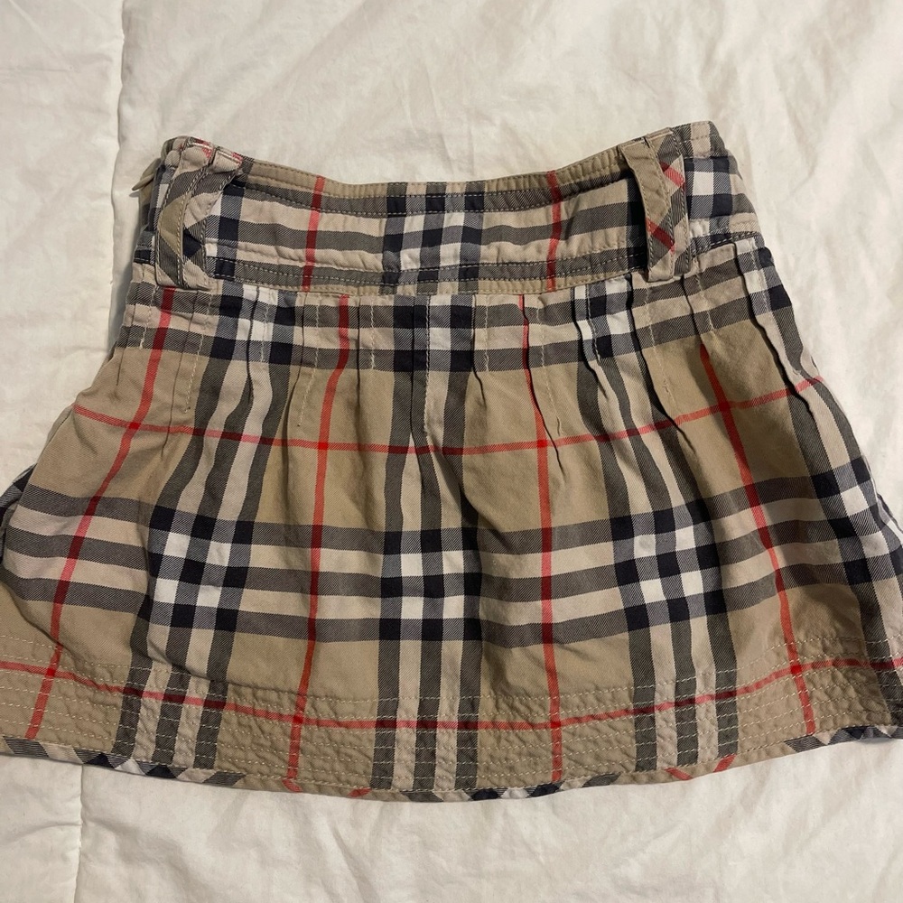Girls authentic Burberry Novacheck Skirt size 6